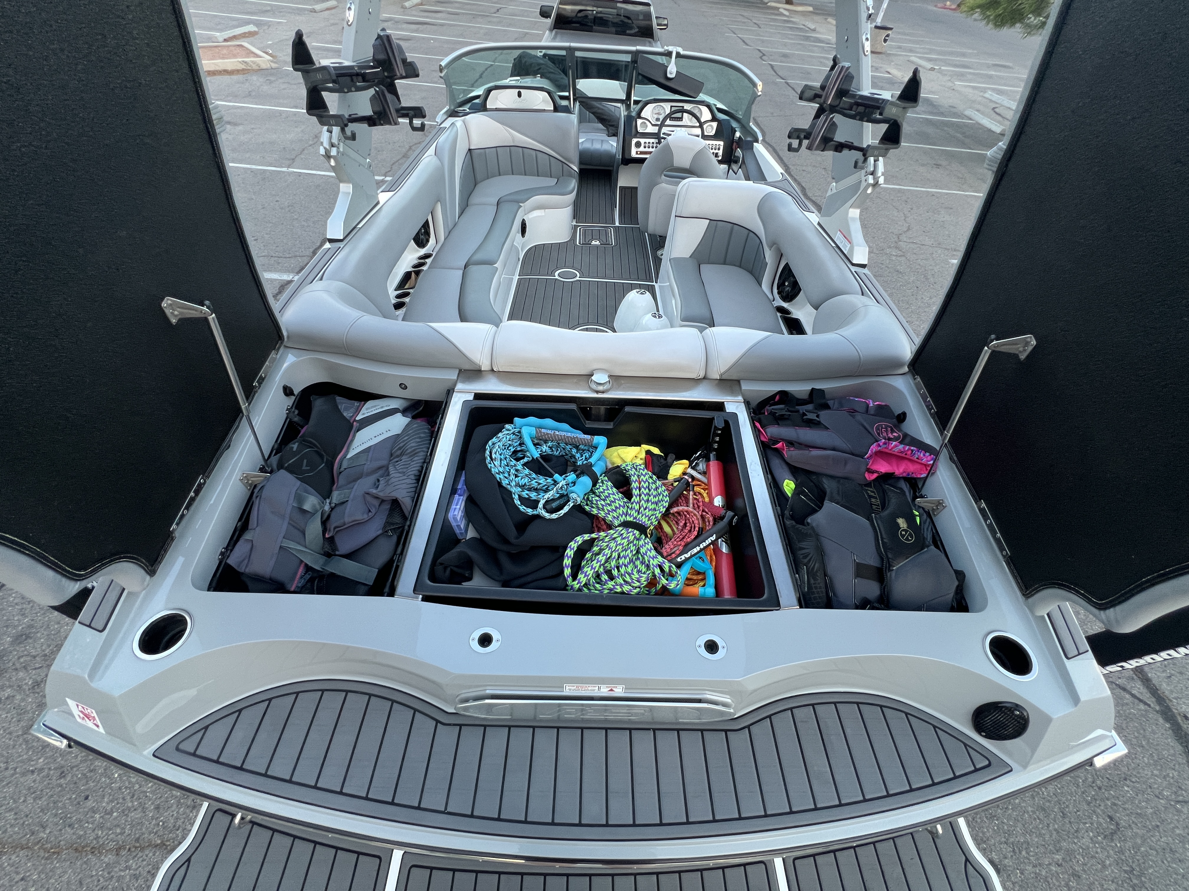 2019 MB B52 23' Icon